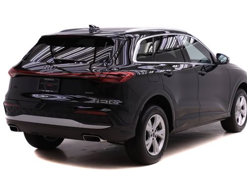 Certified 2025 Audi Q5 Premium w/ Convenience Package AWD/4WD image 4
