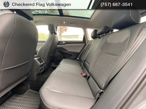Used 2024 Volkswagen Taos SE image 28