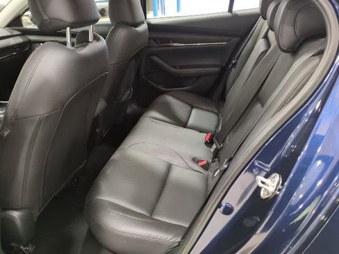 Used 2019 MAZDA MAZDA3 Sedan w/ Preferred Package image 17