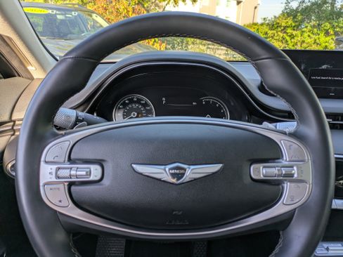 Used 2025 Genesis GV70 2.5T image 26