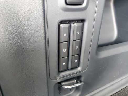 New 2026 Lincoln Navigator Reserve AWD/4WD image 34