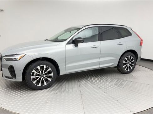 Certified 2025 Volvo XC60 B5 Plus image 6