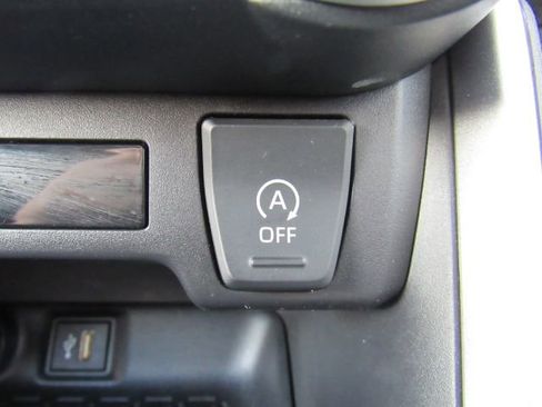 Used 2025 Toyota RAV4 XLE image 45