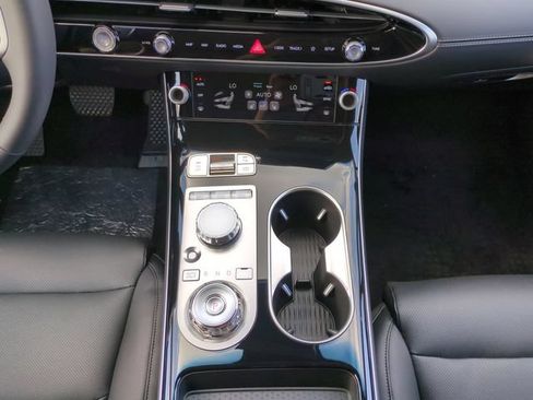Certified 2026 Genesis GV70 2.5T AWD/4WD image 15