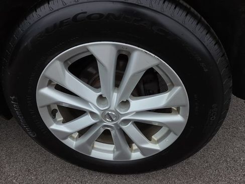 Used 2016 Nissan Rogue SV AWD/4WD image 28