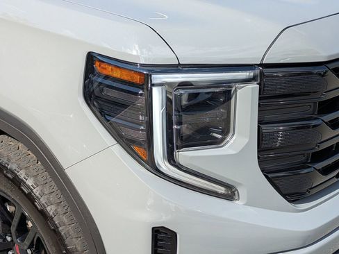 Used 2024 GMC Sierra 1500 Elevation w/ LPO, Elevation Black Package image 11