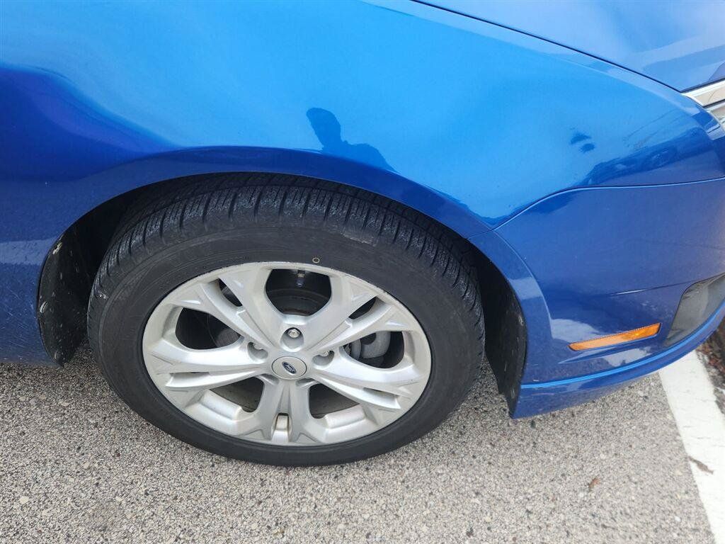 Used 2012 Ford Fusion SE FWD image 2