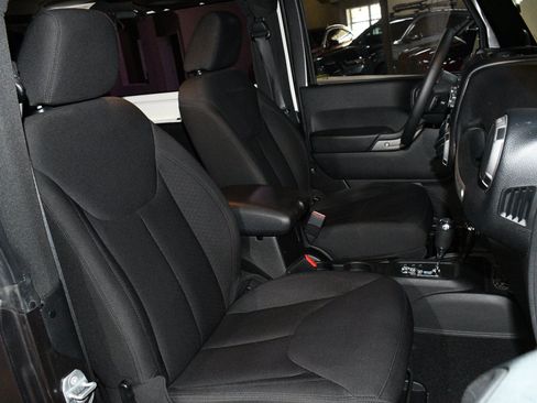 Used 2014 Jeep Wrangler Sport w/ Quick Order Package 24S AWD/4WD image 8