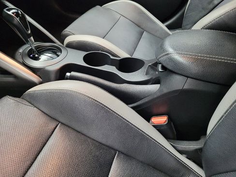Used 2016 Hyundai Veloster Turbo FWD image 26