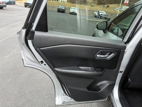 Used 2024 Nissan Rogue SV image 10