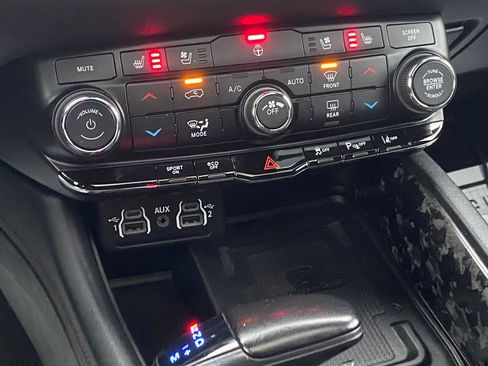 Used 2023 Dodge Durango R/T image 24