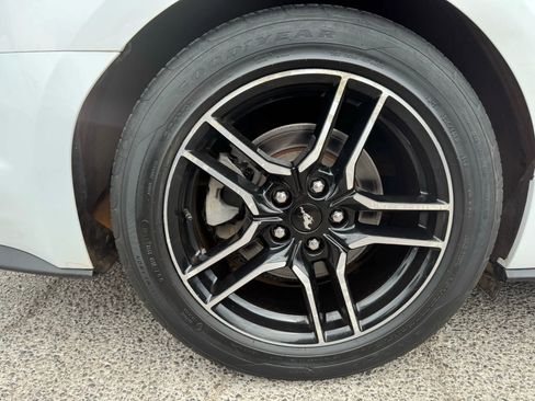 Used 2019 Ford Mustang Premium image 10