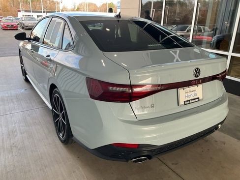 Used 2025 Volkswagen Jetta GLI Autobahn image 21
