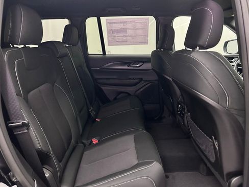 New 2025 Jeep Grand Cherokee Laredo w/ Trailer Tow Package image 20