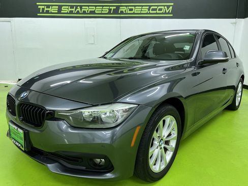 Used 2017 BMW 320i Sedan RWD image 5