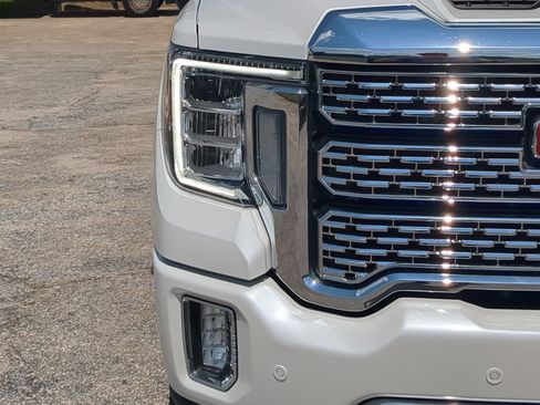 Used 2021 GMC Sierra 2500 Denali w/ Denali Ultimate Package AWD/4WD image 8