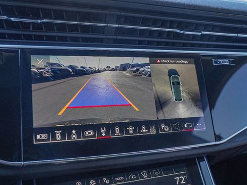 Used 2023 Audi Q8 Prestige w/ Prestige Package image 14