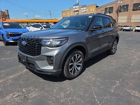 New 2026 Ford Explorer ST-Line AWD/4WD image 3