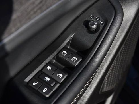 Used 2024 Jeep Grand Cherokee L Limited w/ Luxury Tech Group II image 8