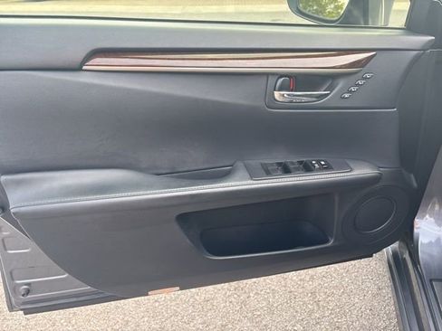 Used 2013 Lexus ES 350 w/ Luxury Pkg FWD image 9
