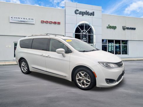 Used 2020 Chrysler Pacifica Touring-L w/ Tire & Wheel Group FWD image 1