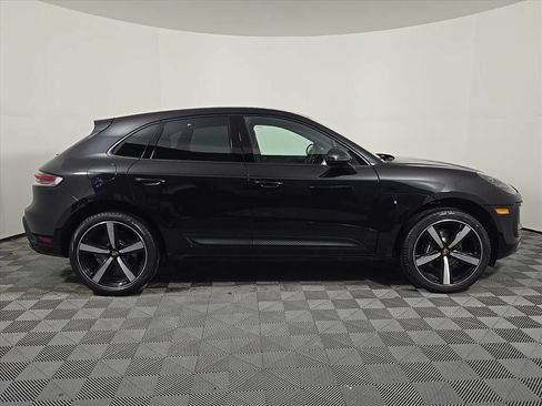 Certified 2026 Porsche Macan AWD/4WD image 8