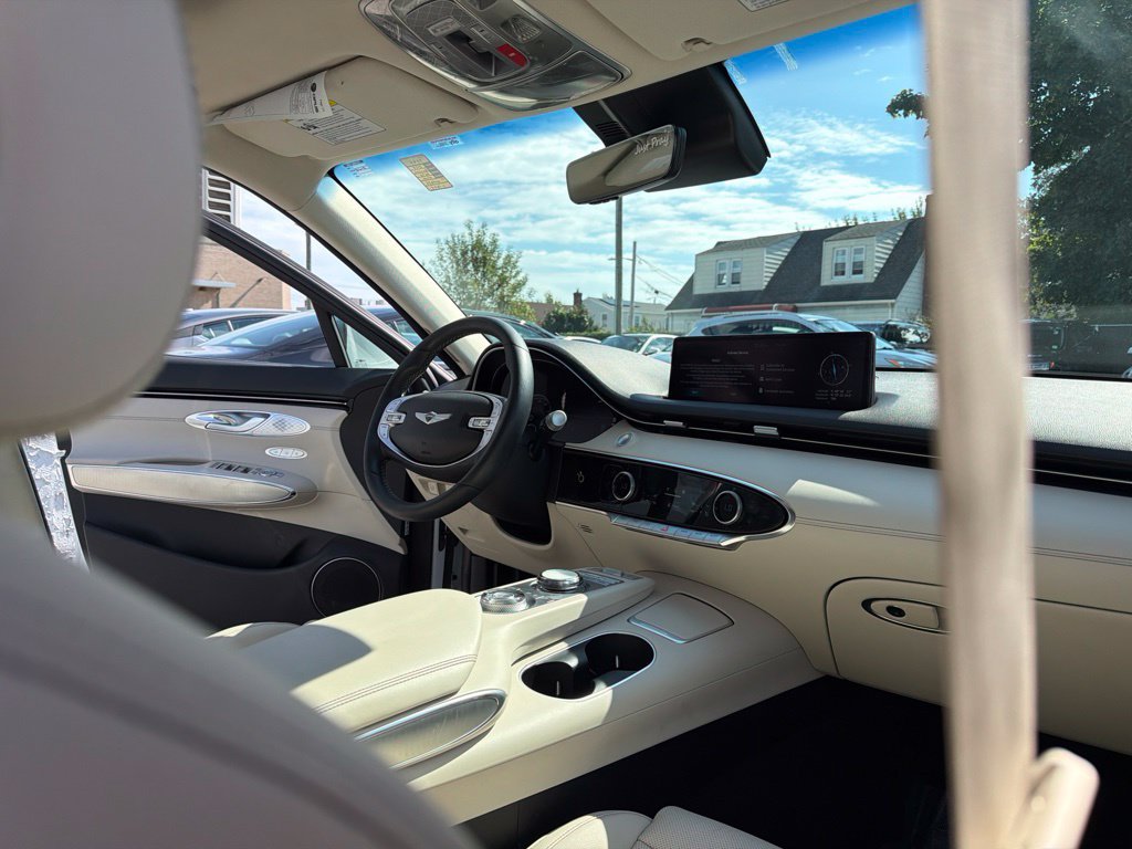 Used 2024 Genesis GV70 2.5T w/ Select Package AWD/4WD image 22
