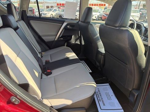 Used 2018 Toyota RAV4 Limited image 16