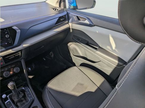 Certified 2023 Volkswagen Taos SE w/ Panoramic Sunroof Package FWD image 13