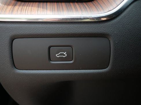 Used 2023 Volvo XC60 B6 Ultimate w/ Protection Package Premier AWD/4WD image 27
