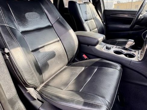 Used 2017 Jeep Grand Cherokee Overland image 15