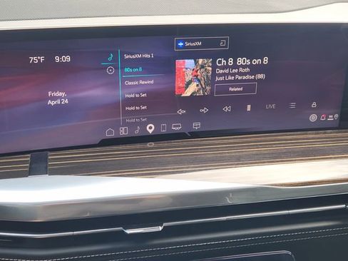 Used 2025 Cadillac Escalade ESV Premium Luxury w/ LPO, Floor Liner Package AWD/4WD image 5