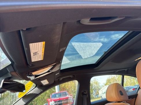 Used 2017 BMW 540i xDrive image 46