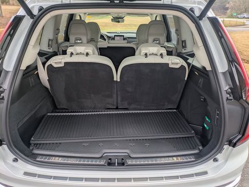 New 2026 Volvo XC90 T8 Ultra w/ Lounge Package image 13