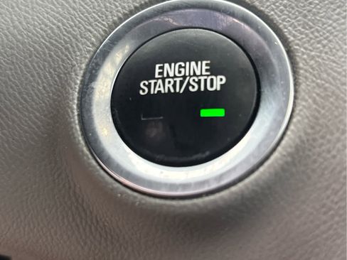 Used 2021 GMC Terrain SLT image 25