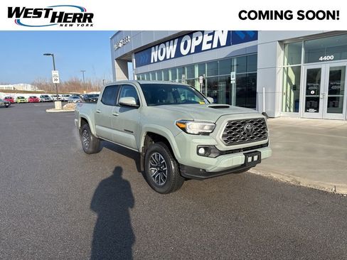 Used 2022 Toyota Tacoma TRD Sport w/ Black Out Package (TMS) image 1