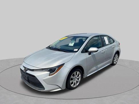 Used 2024 Toyota Corolla LE FWD image 4
