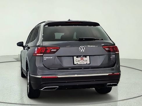 Used 2018 Volkswagen Tiguan SEL AWD/4WD image 5