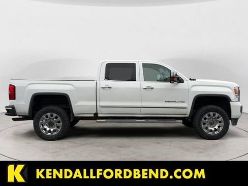 Used 2015 GMC Sierra 2500 Denali w/ Driver Alert Package image 6
