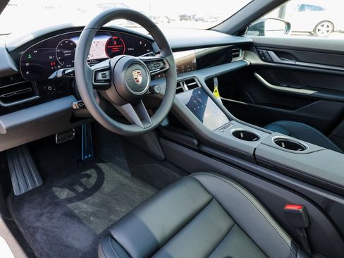 New 2025 Porsche Taycan image 4