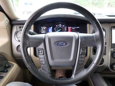Used 2016 Ford Expedition EL XLT w/ Equipment Group 202A RWD image 48
