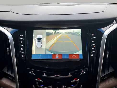 Used 2018 Cadillac Escalade Luxury image 47