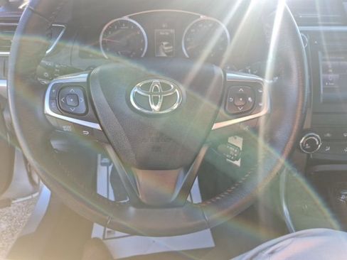 Used 2017 Toyota Camry SE image 27
