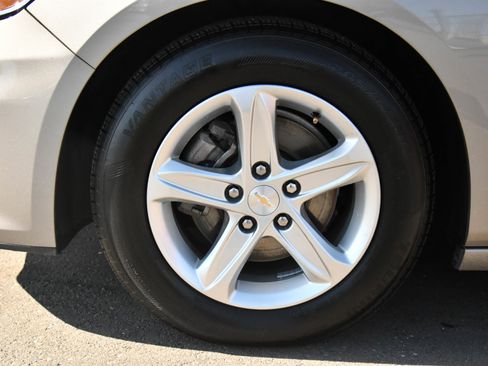 Used 2023 Chevrolet Malibu LT FWD image 12