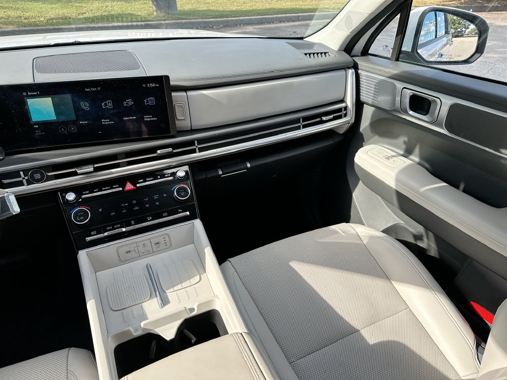 Used 2026 Hyundai Santa Fe SEL FWD image 20