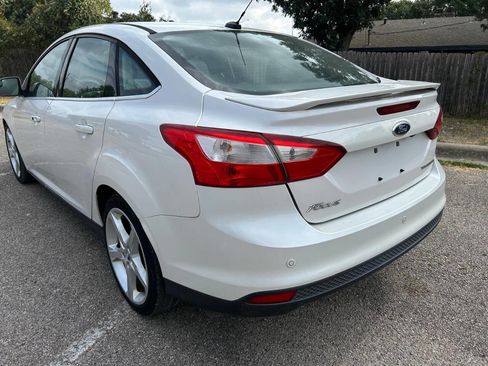 Used 2012 Ford Focus Titanium image 6