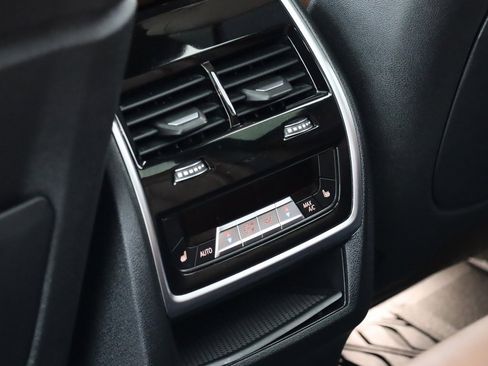 Used 2019 BMW X5 xDrive40i w/ Premium Package image 22