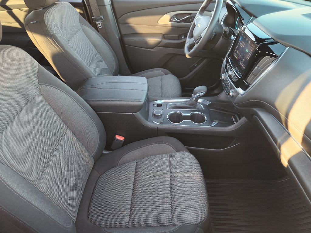 Used 2022 Chevrolet Traverse LT FWD image 14