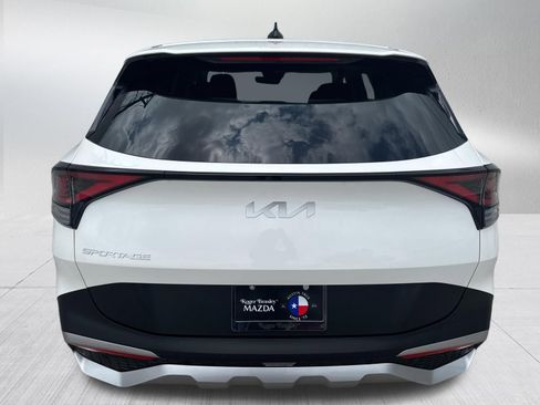 Used 2025 Kia Sportage LX image 6