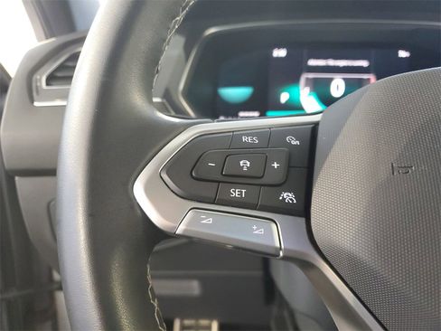 Used 2023 Volkswagen Tiguan SE R-Line image 21